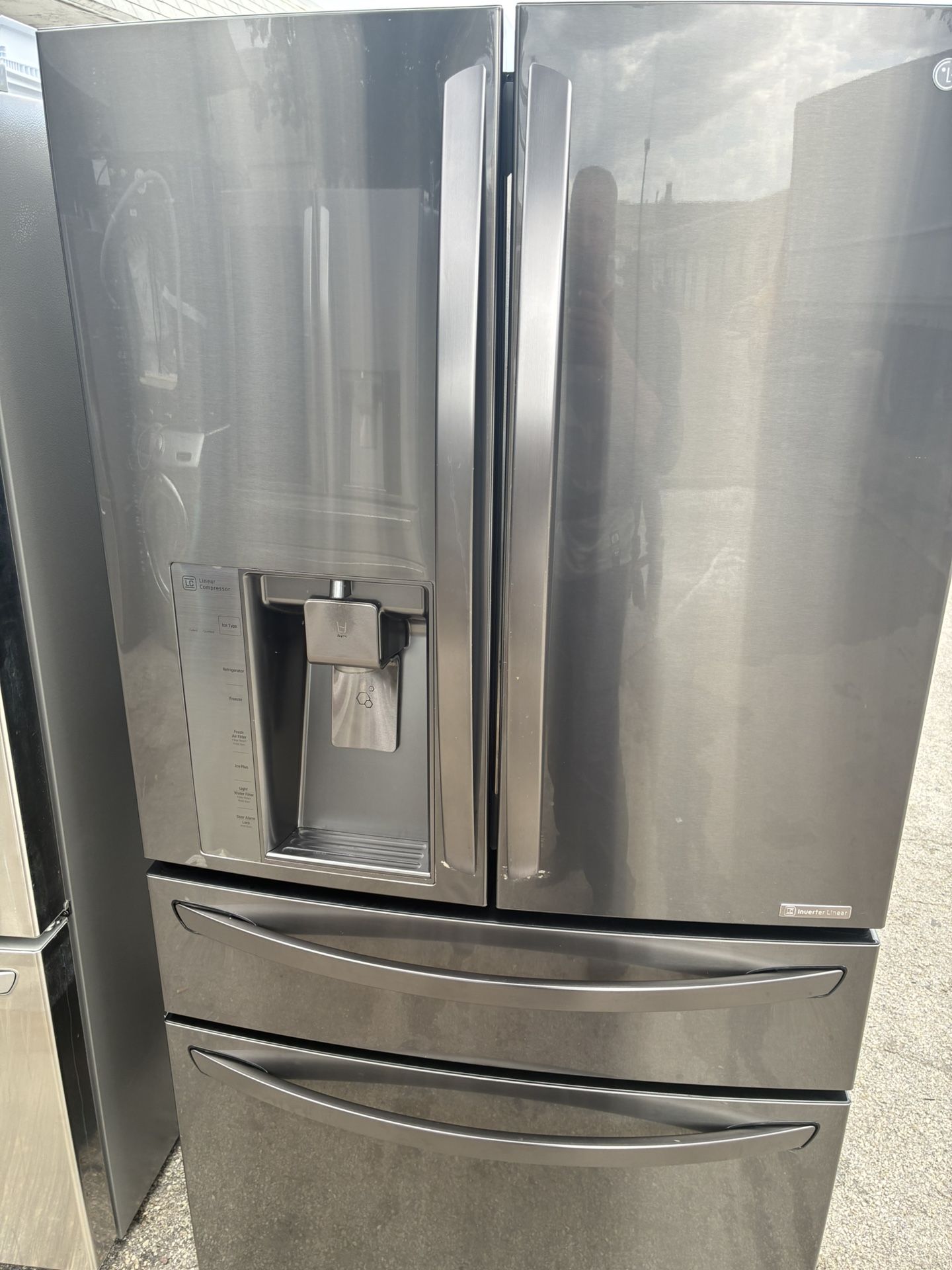 REFRIGERATOR LG BLACK STAINLESS STEEL