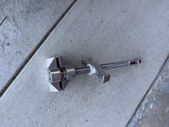 Matthews 6 inch end clamp