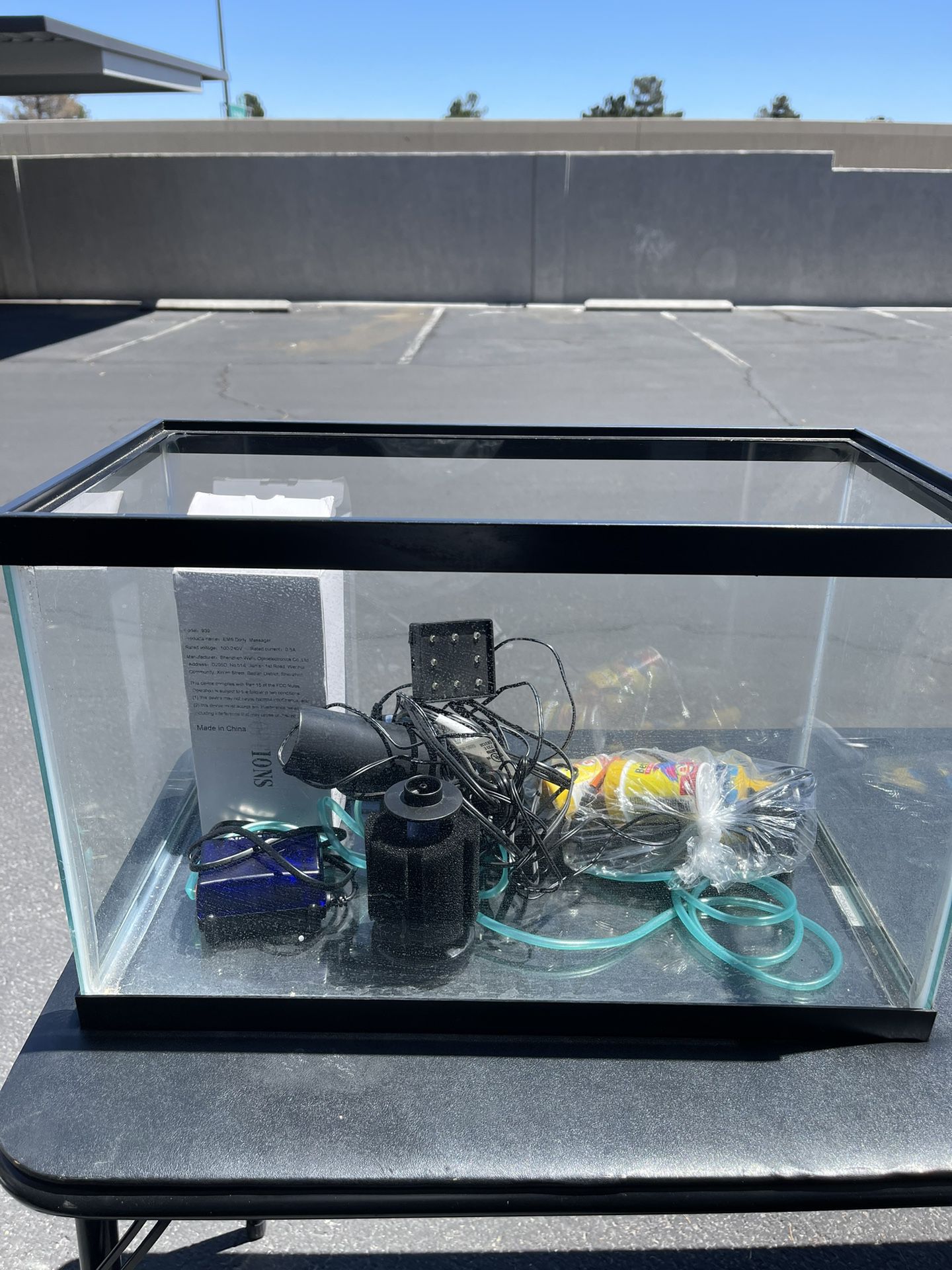 Aquarium With Everything / Felter Pump/ Lights / Food / All Cable Wires 