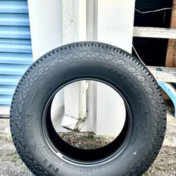 1 Used Tire Nexen Roadian AT RA8 Pro P285/70R17. Almost 65% Tread. 