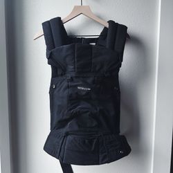 Lillie Baby Carrier 