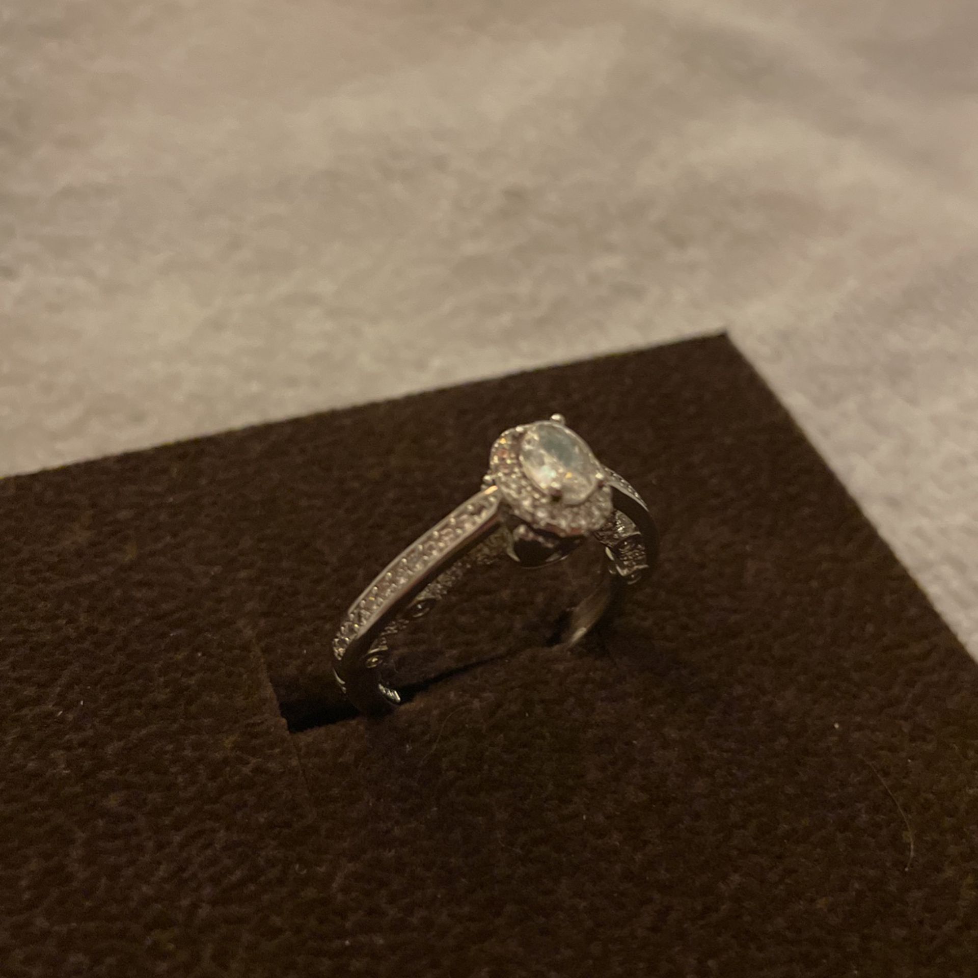 Oval Diamond Engagement Ring (SEE DESCRIPTION)