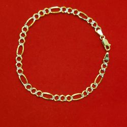 14kt Gold Figaro Diamond Cut Design Bracelet 
