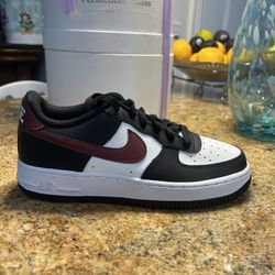 Nk Air Force Brand New No Box White/bk/burgandy Size 5y Boys =7 Lady.