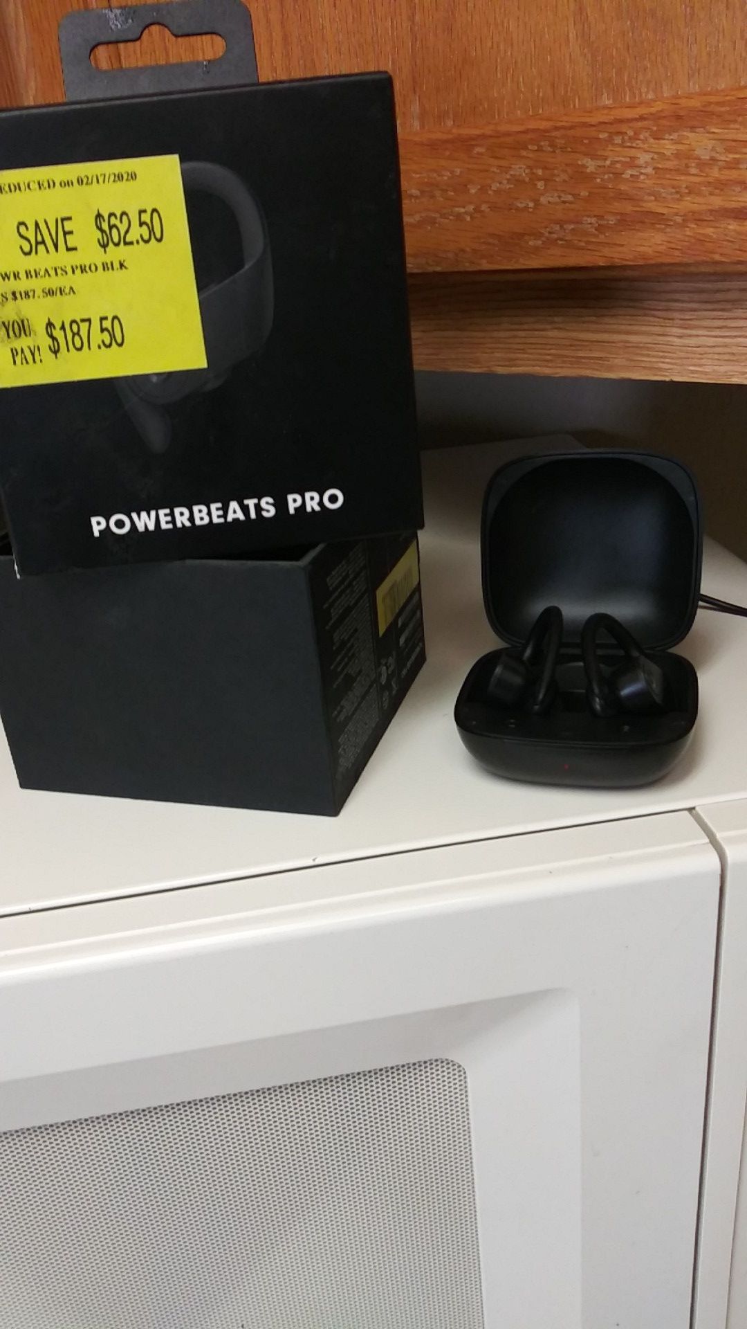 Powerbeats Pro by dre