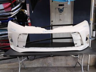 Toyota sienna 2018-2020 front bumper oem