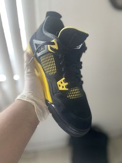 Jordan 4 Thunders