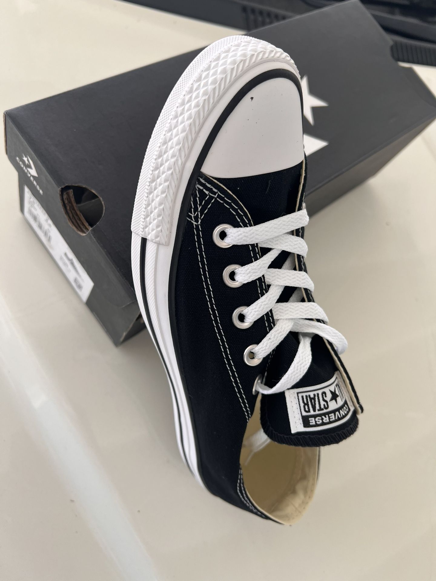 CONVERSE LOW TOPS