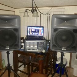 Peavy Mixer  And PR 15 Speakers    