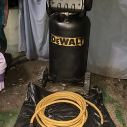 Dewalt Vertical Air Compressor (15.6gal, 1.5hp)