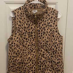 Stylish Crown & Ivy Puffer Vest