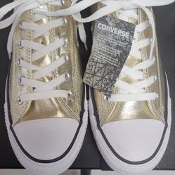 Converse Light Gold NEW 9.5 WO'S 7.5 MEN  $25 