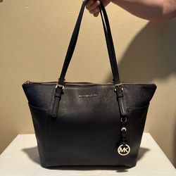 Michael Kors Jet Set Large Saffiano Leather Top-Zip Tote Bag