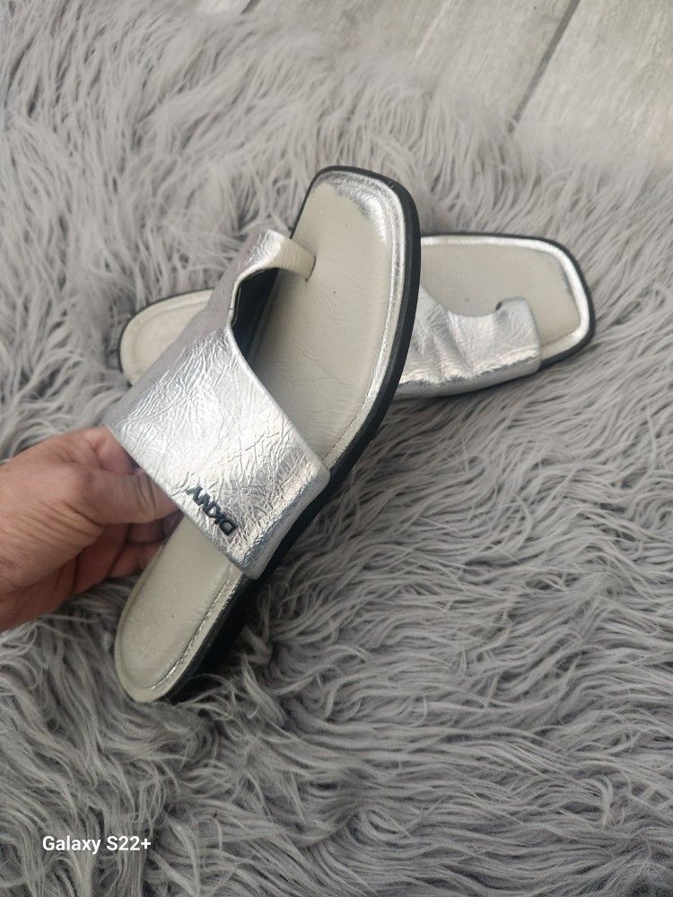 DKNY Sandals Size 6/7 Pick Up Only 7 Ave And Basekine