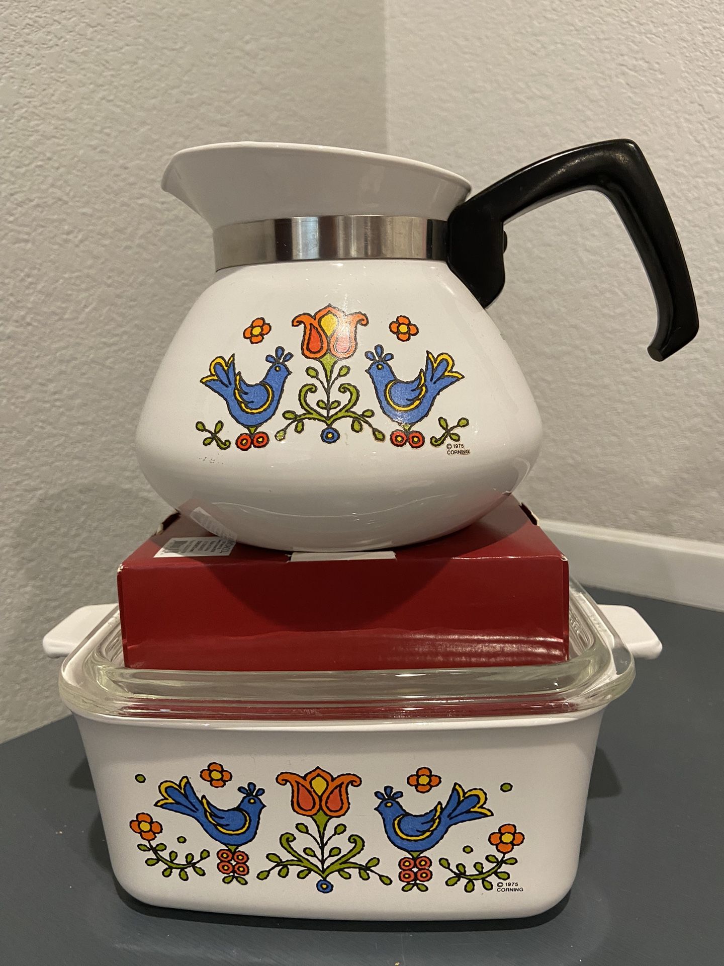 Corning Ware Country Festival Set. Casserole And Tea Kettle