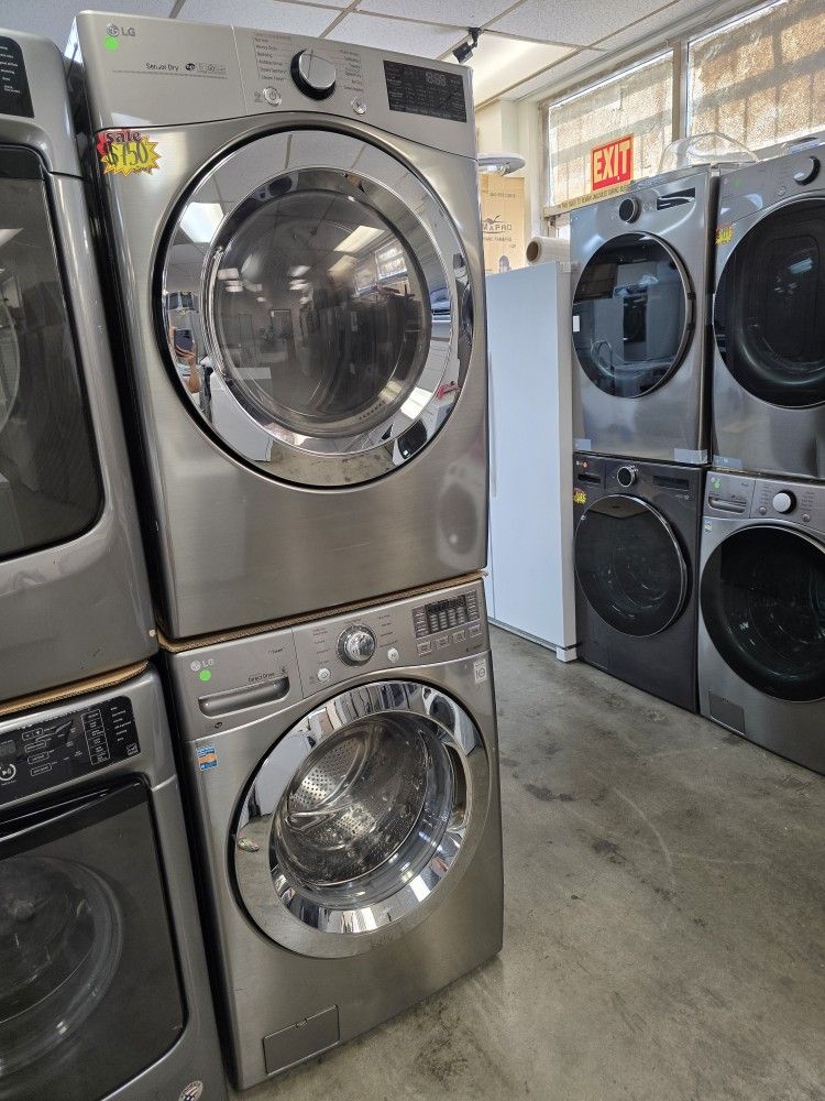 LG STEAM SMART FRONT LOAD WASHER AND GAS DRYER SET 
