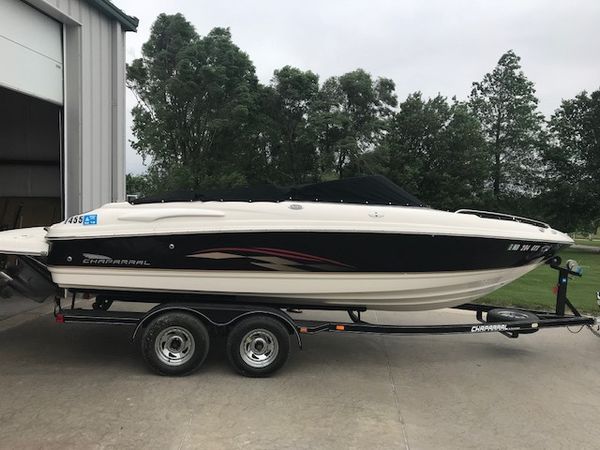 2004 chaparral 220 ssi bowrider