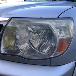 2005 /2011 Toyota Tacoma PreRunner Original factory HEADLIGHTS (Left&Right) sides