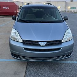2004 Toyota Sienna