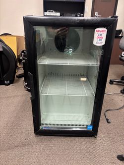 Mini fridge (needs fixing)