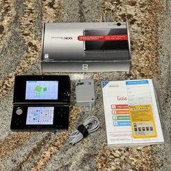 Mint condition Black 3DS (w/ hShop)