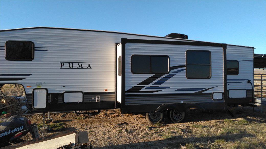 2021 Palamino Puma Fifth Wheel 35 Ft Good Use Two Times  289 Bhs Good Towing Trailer 