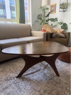 Coffee Table 41”L x 27.5”W x 17.25”H