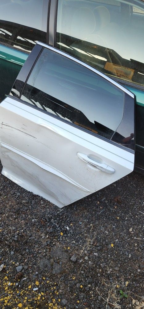 2018-2022 Honda Accord Left Door Parts. 