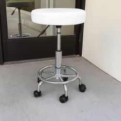 Brand New Rolling Stool Chair Salon Stool Chair