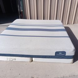 Serta King Memory Foam Mattress And Box Spring 