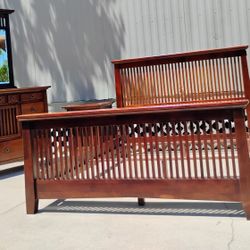 Queen Size Bedroom Set SOLID WOOD - LOCAL DELIVERY AVAILABLE! 