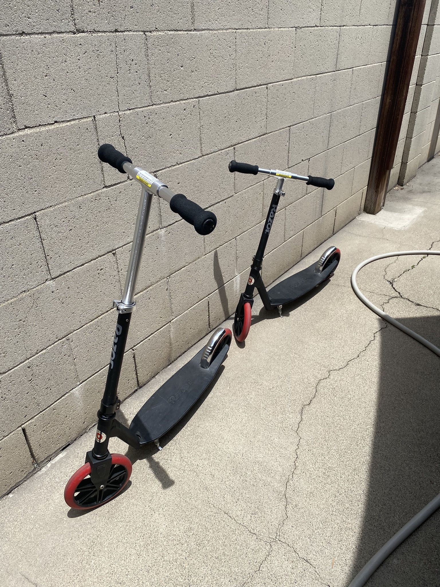 2 Razor scooters