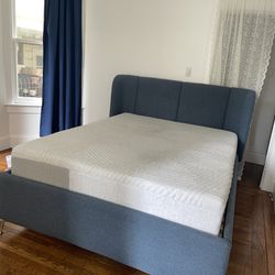 Upholstered bed frame, Gunnared blue, Queen
