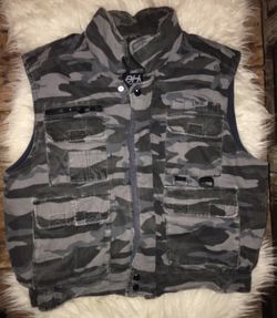 Men's XL Camo Puffer vest great condition