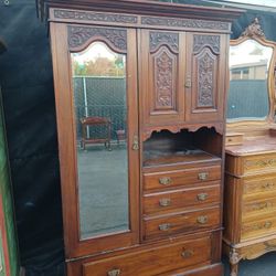 ANTIQUE FURNITURE 