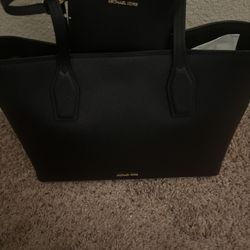 Michael Kors Tote With Wristlet! Brand New With Tags!