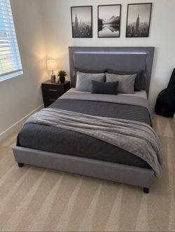 Queen size bed with mattress