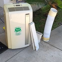 14,000 BTU'S DELONGHI PORTABLE AC .WORKS GREAT .