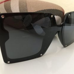Brand New Burberry Sunglasses 
