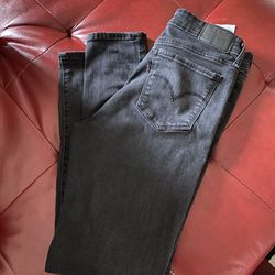 Women Levi’s Jeans