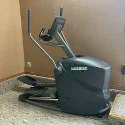 Octane Fitness Q35c Elliptical 