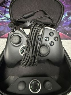 Razer Wolverine Ultimate Controller - Xbox One, Xbox Series X, and PC Compatible