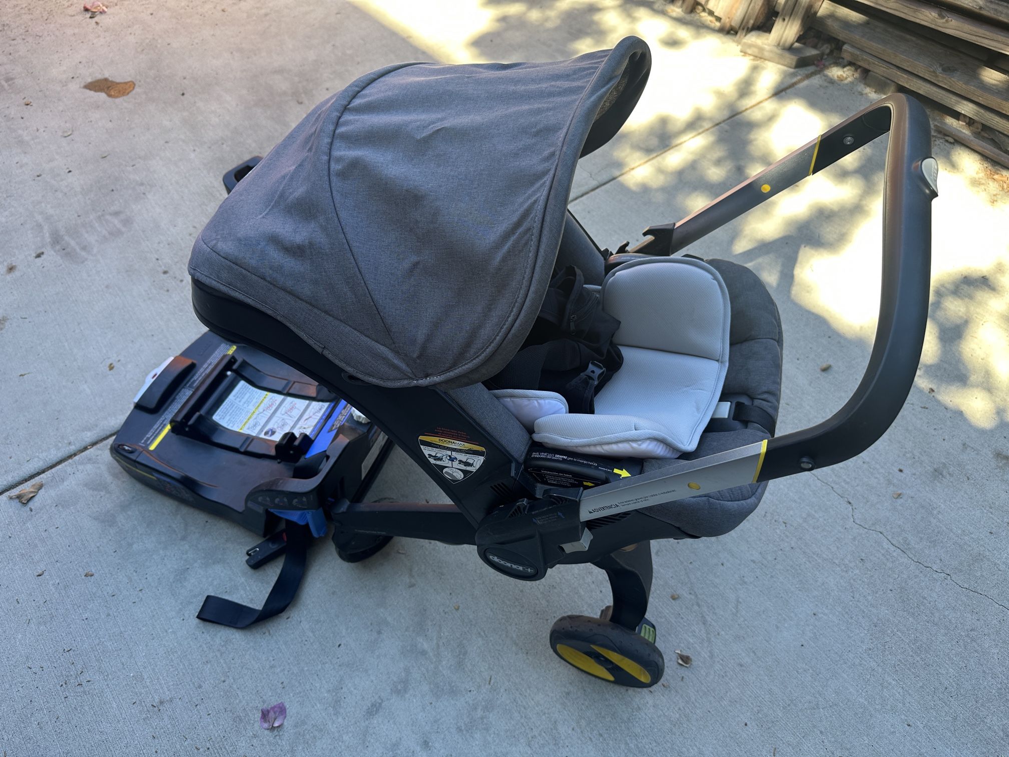Doona Stroller With 2 Bases