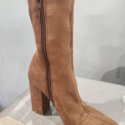 Tan heel boots