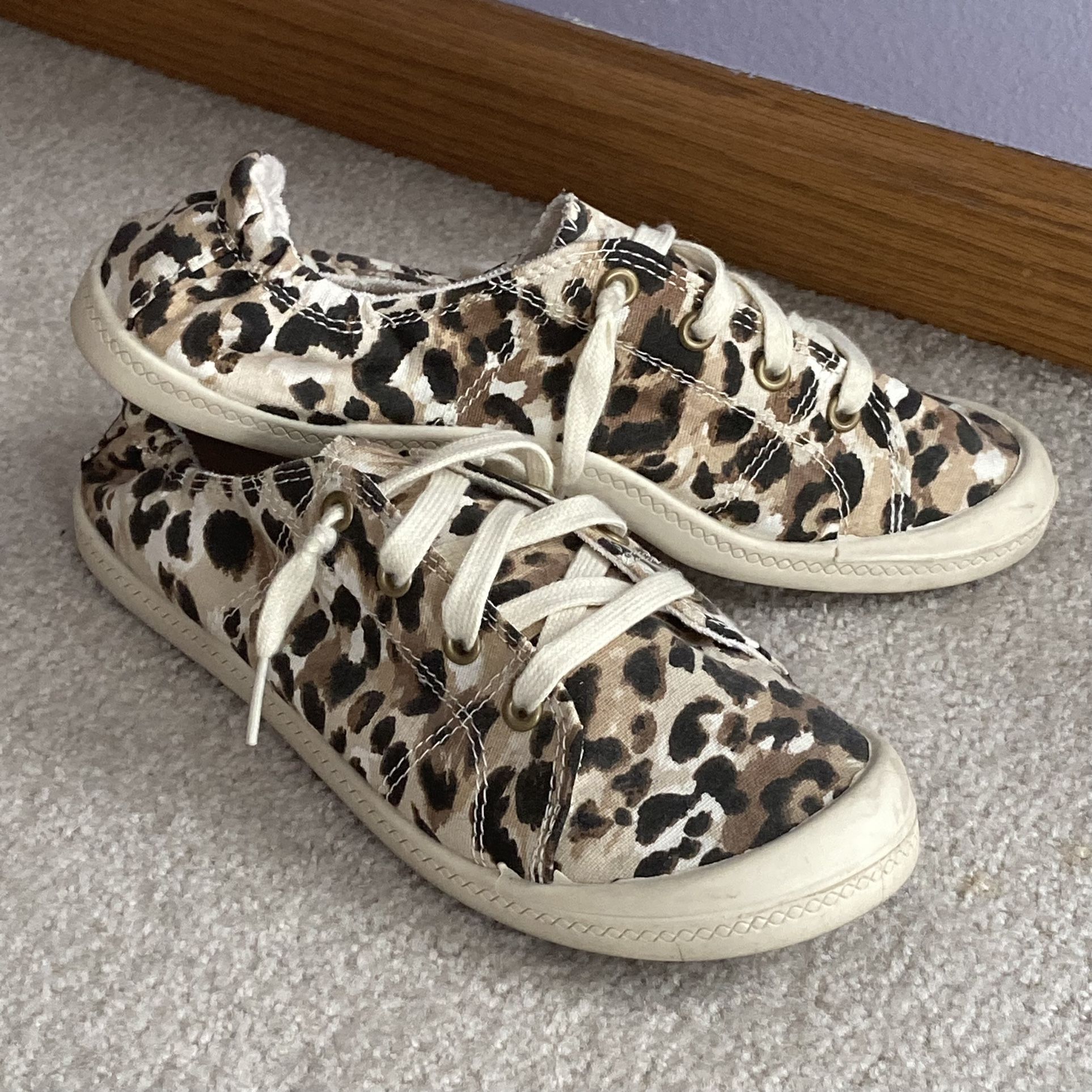 Womens Leopard Print Slip On Shoes, Size 71/2
