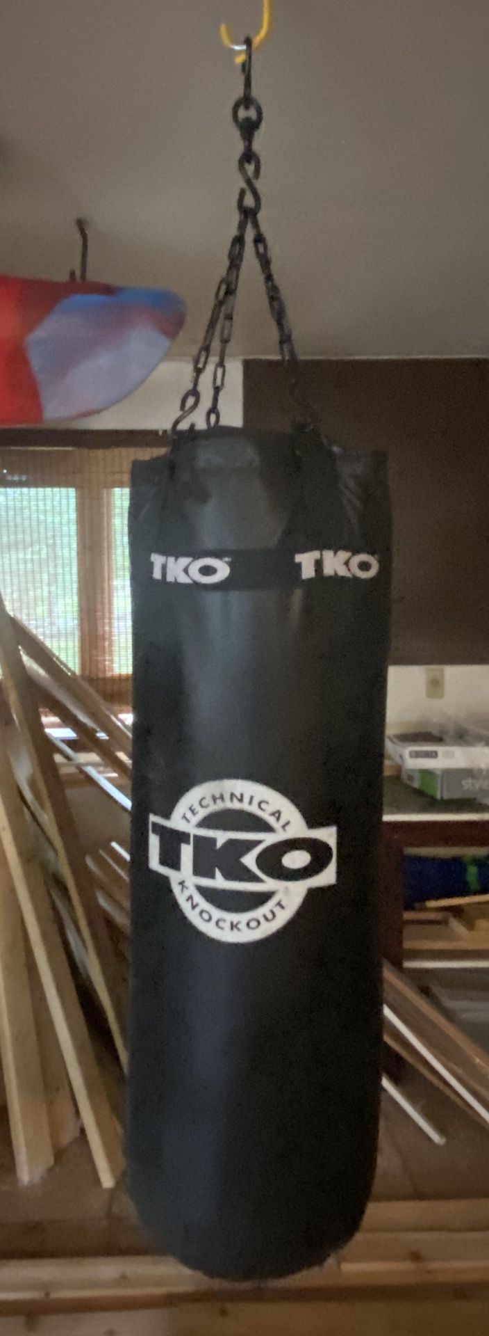 TKO 100LB Punching Bag for Sale in Indianapolis, IN OfferUp