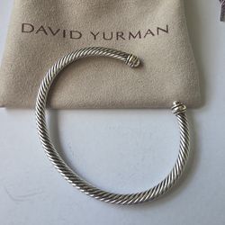David Yurman AUTHENTIC! 4mm Medium sz