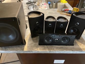 Definitive Technology 5.1 Surround Sound Speaker System