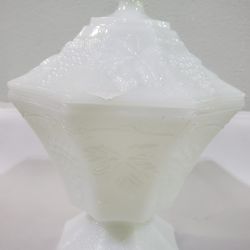Anchor Hocking V5G Milk Glass Pedestal Candy Dish w/ Lid Harvest Grape Pedestal 