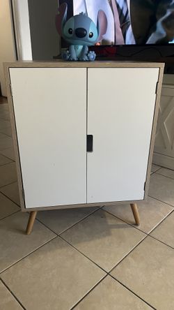 Cat litter box enclosure furniture